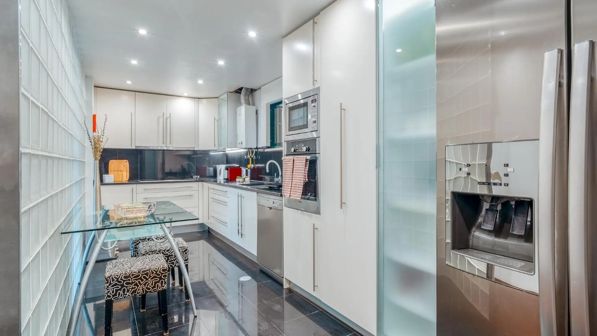Pakisa - Three Bedroom Apartment Funchal