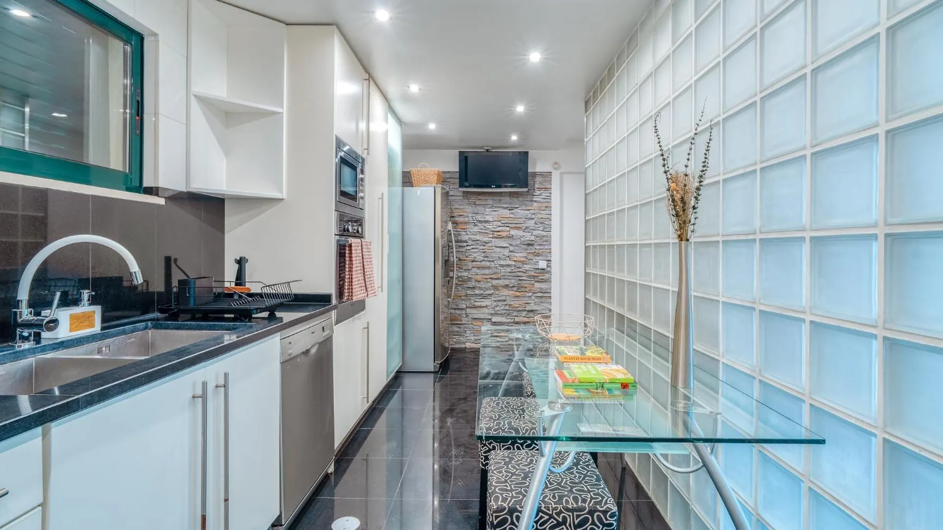 Pakisa - Three Bedroom Apartment Funchal  0*, Funchal (Madeira)